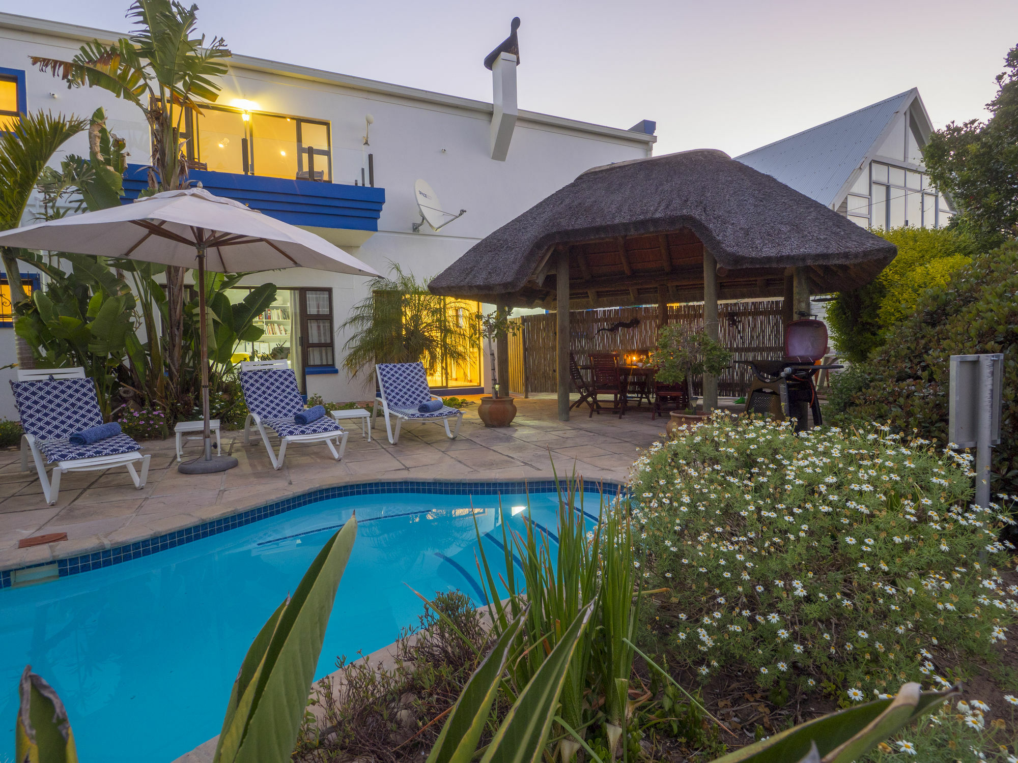 Shining Waters Guest House Уилдернесс Экстерьер фото